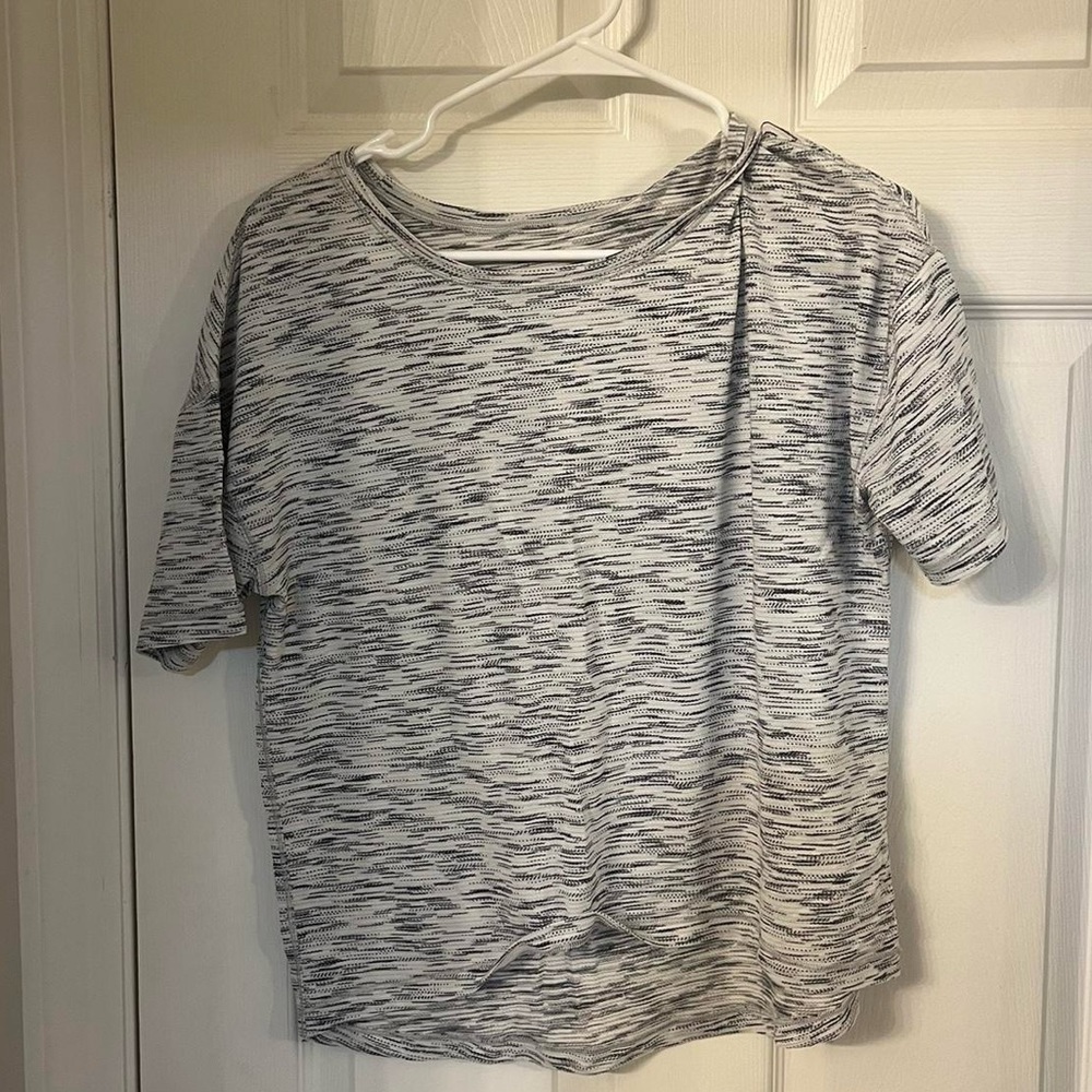Lululemon heather gray tshirt